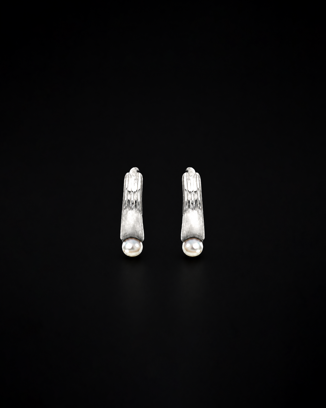 Comet Earring - Pearl