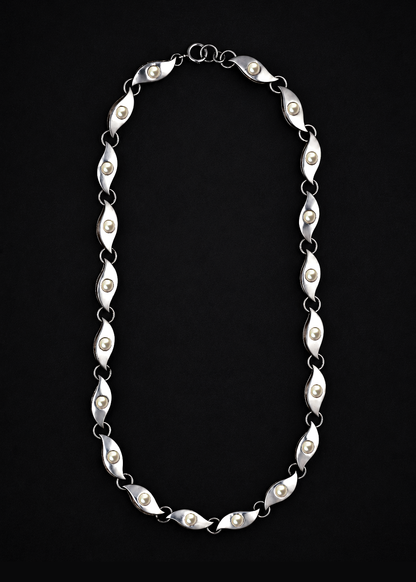 Sneaky Link Necklace - Pearl