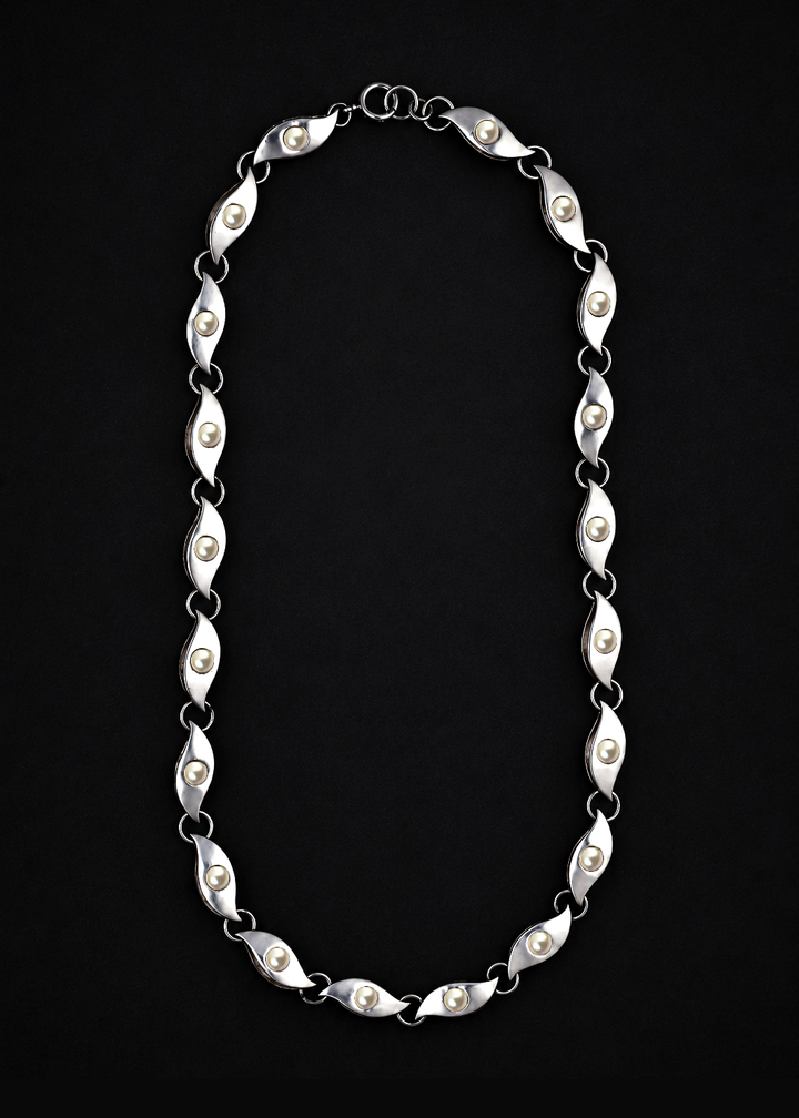 Sneaky Link Necklace - Pearl